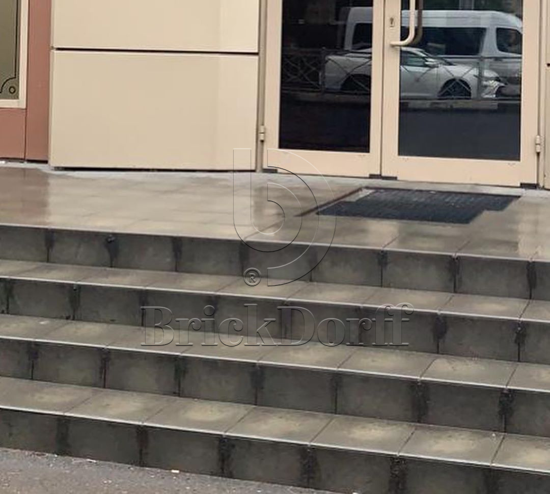 Semir Grafit ступень флорентинер противоскользящая с капиносом, серый графит 330x300x11 мм