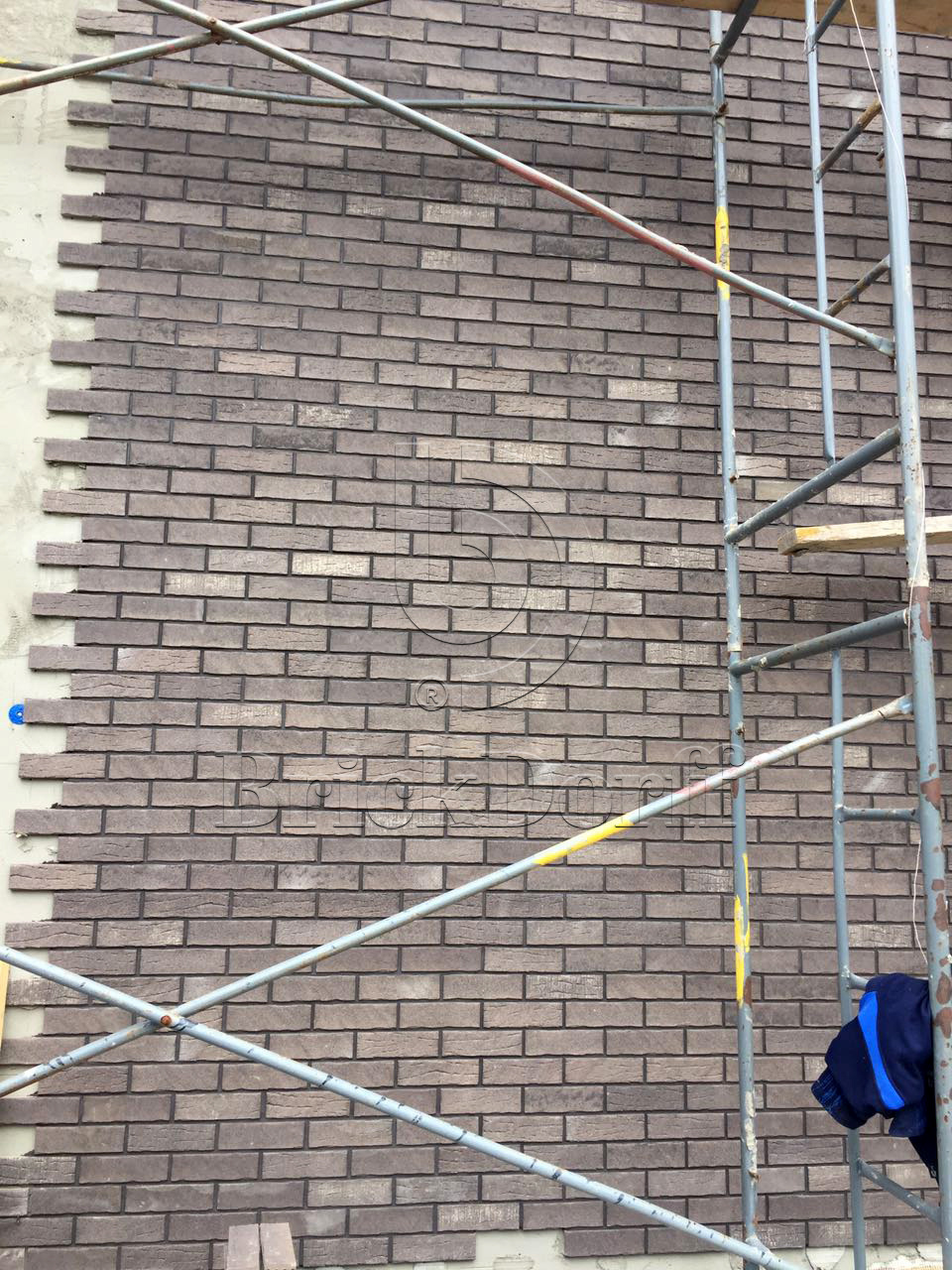 Клинкерная фасадная плитка облицовочная под кирпич Stroeher (Штроер) Steinlinge 375 platingrau рельефная NF14, 240*71*14 мм