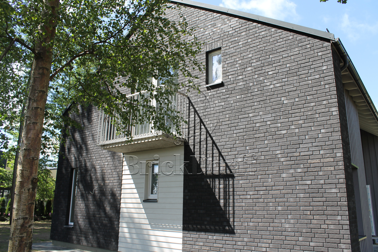 Клинкерная фасадная плитка облицовочная под кирпич Stroeher (Штроер) Steinlinge 376 platinschwarz рельефная NF14, 240*71*14 мм