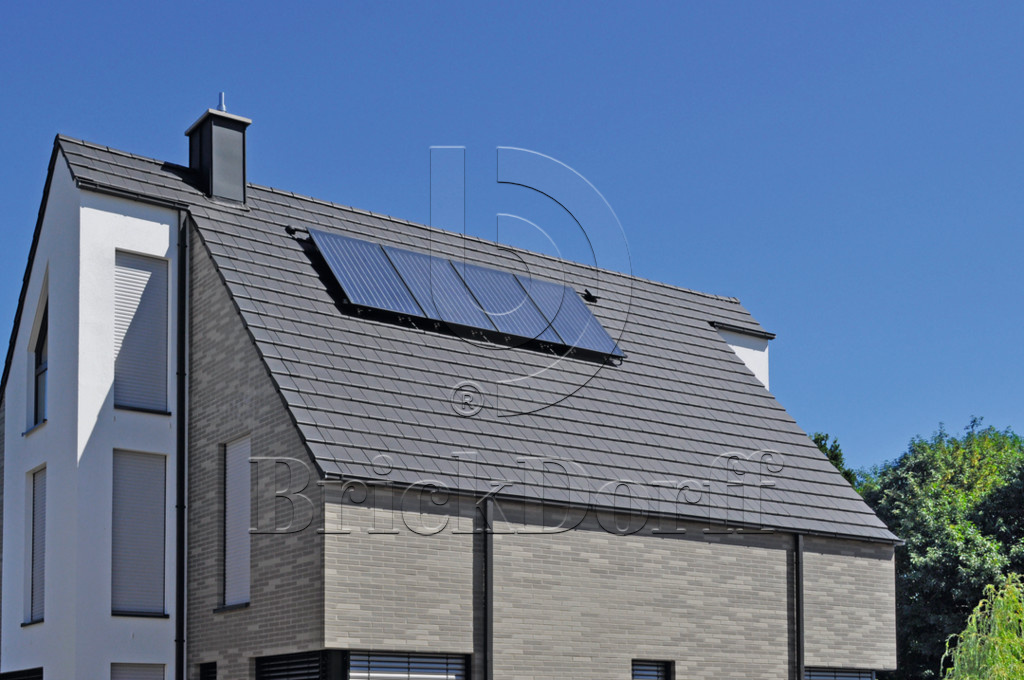 Керамическая рядовая черепица Roben Bergamo антрацитовый ангоб