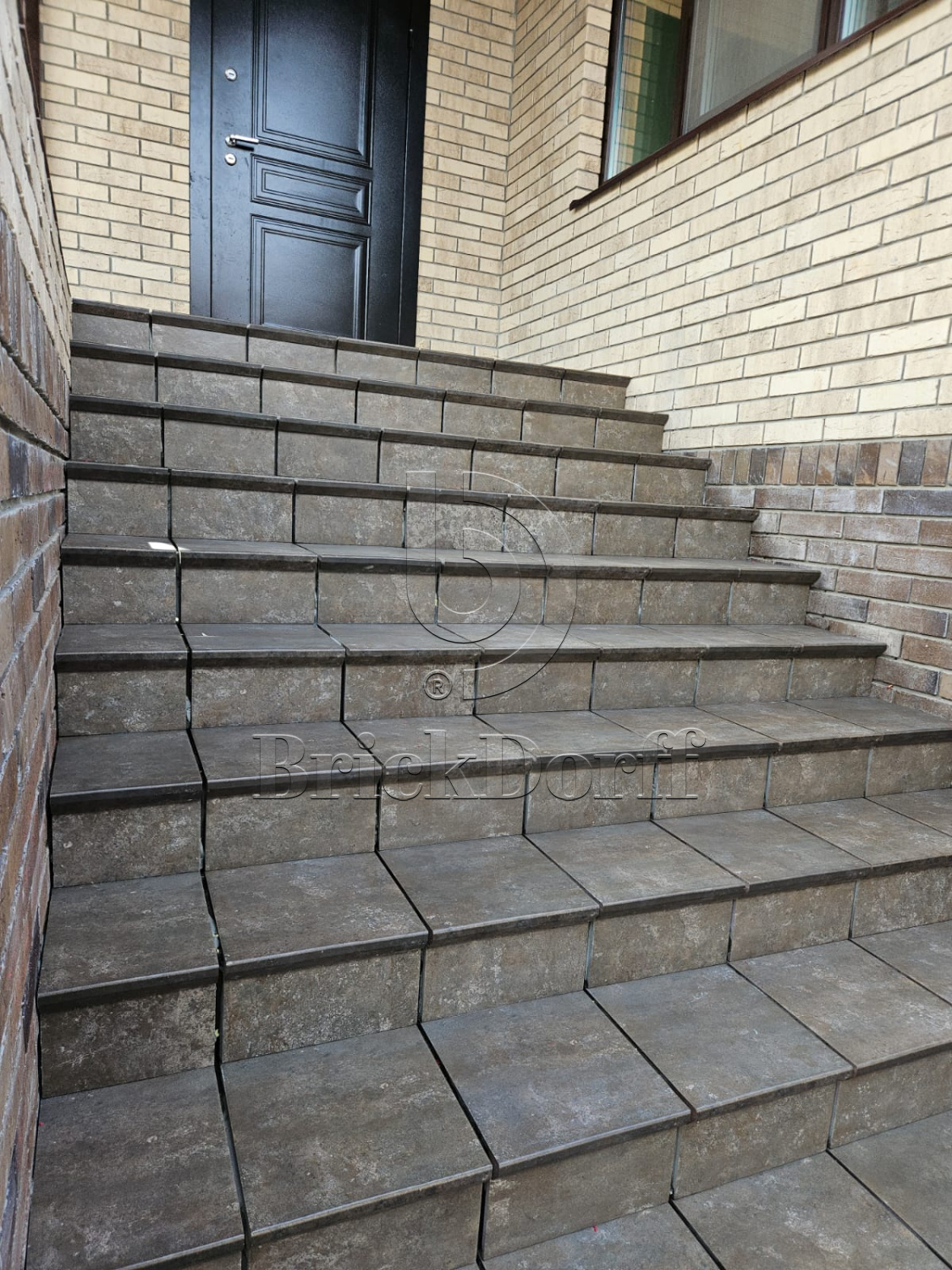 Ilario Braun ступень флорентинер противоскользящая с капиносом, коричневая 330x300x11 мм