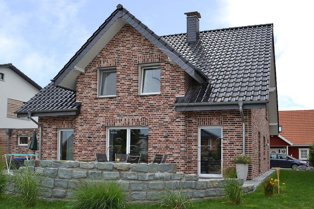 Керамическая черепица рядовая Roben MONZAplus черно-коричневый глазурь