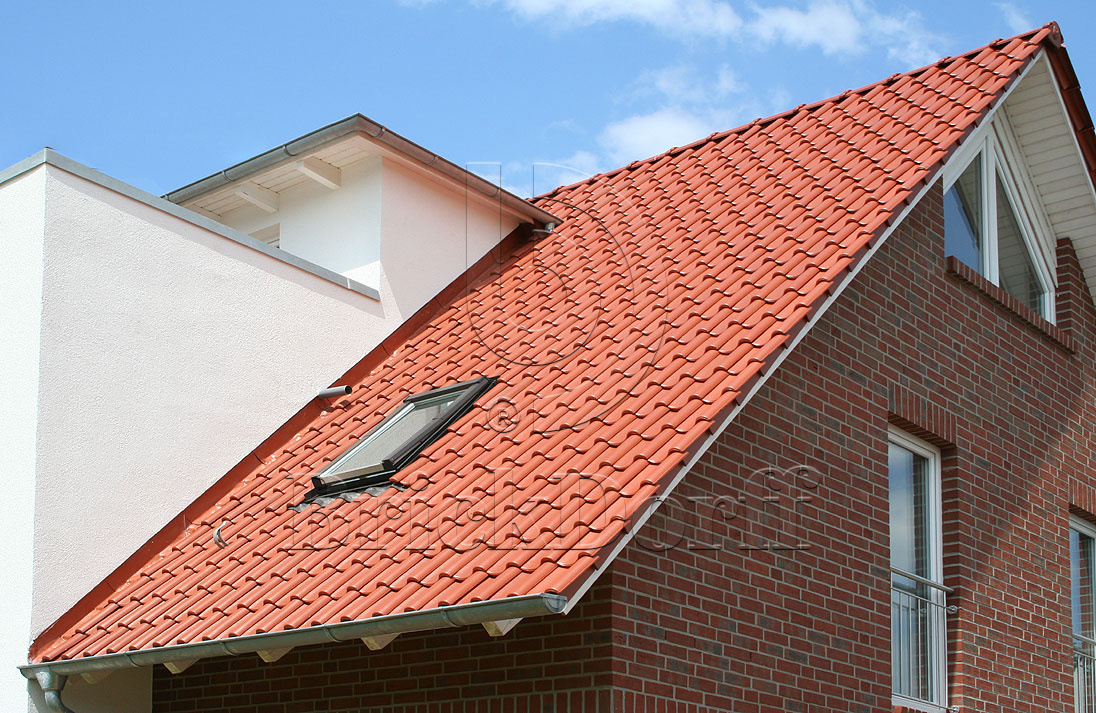 Керамическая черепица рядовая Roben Limburg красный ангоб