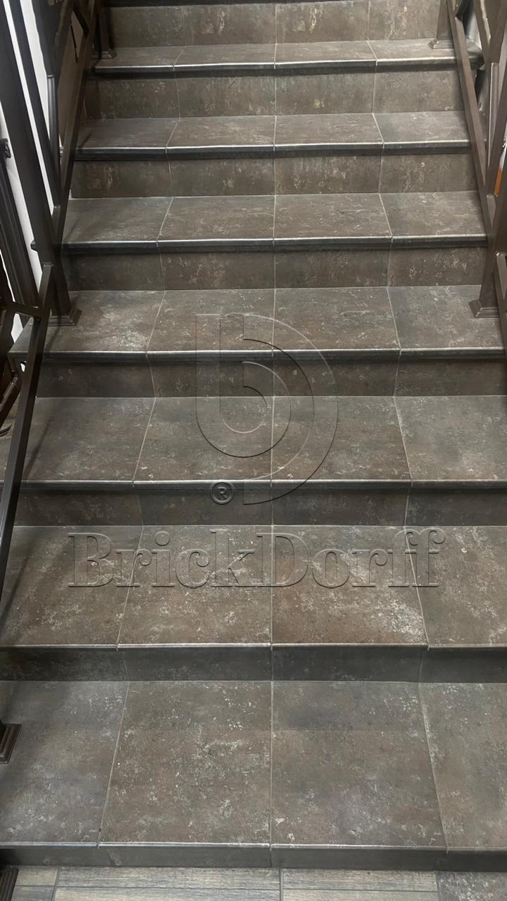 Ilario Braun ступень флорентинер противоскользящая с капиносом, коричневая 330x300x11 мм