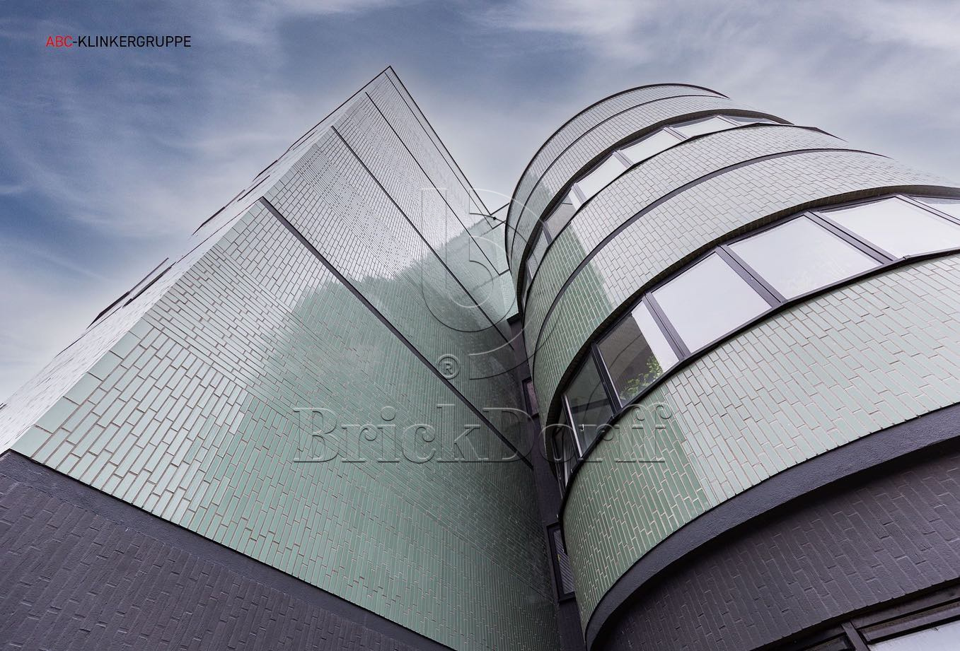 №16 Глазурованная Фасадная плитка Клинкерная облицовочная под кирпич 283х84х13,5 мм цвет бирюзовый RAL