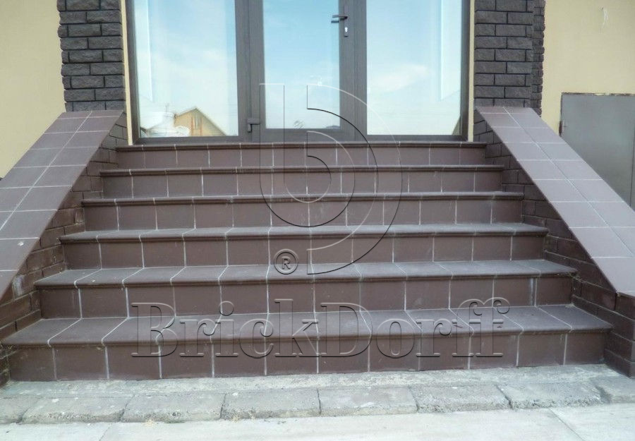 Плитка напольная противоскользящая Клинкерная Stroeher KERAPLATTE TERRA 210 brown 240*240*12 мм