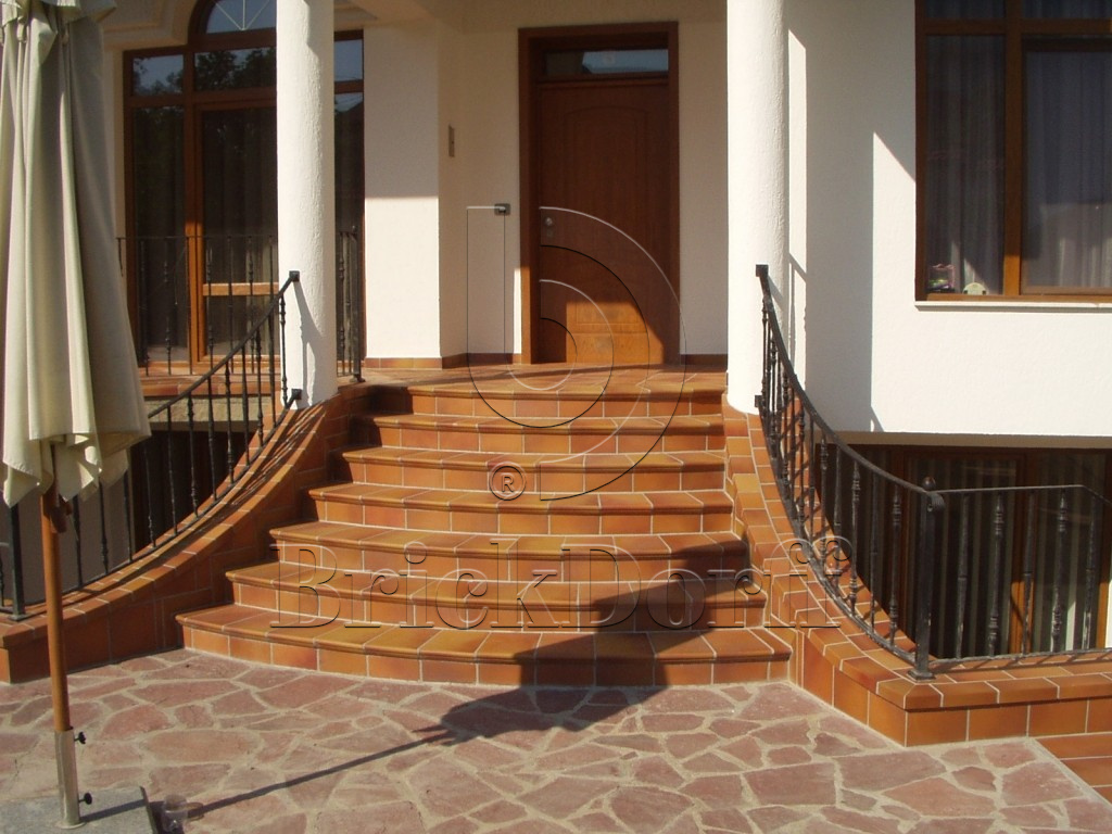 Клинкерная Плитка напольная противоскользящая  EURAMIC CLASSIC 305 puma 240*240*12 мм