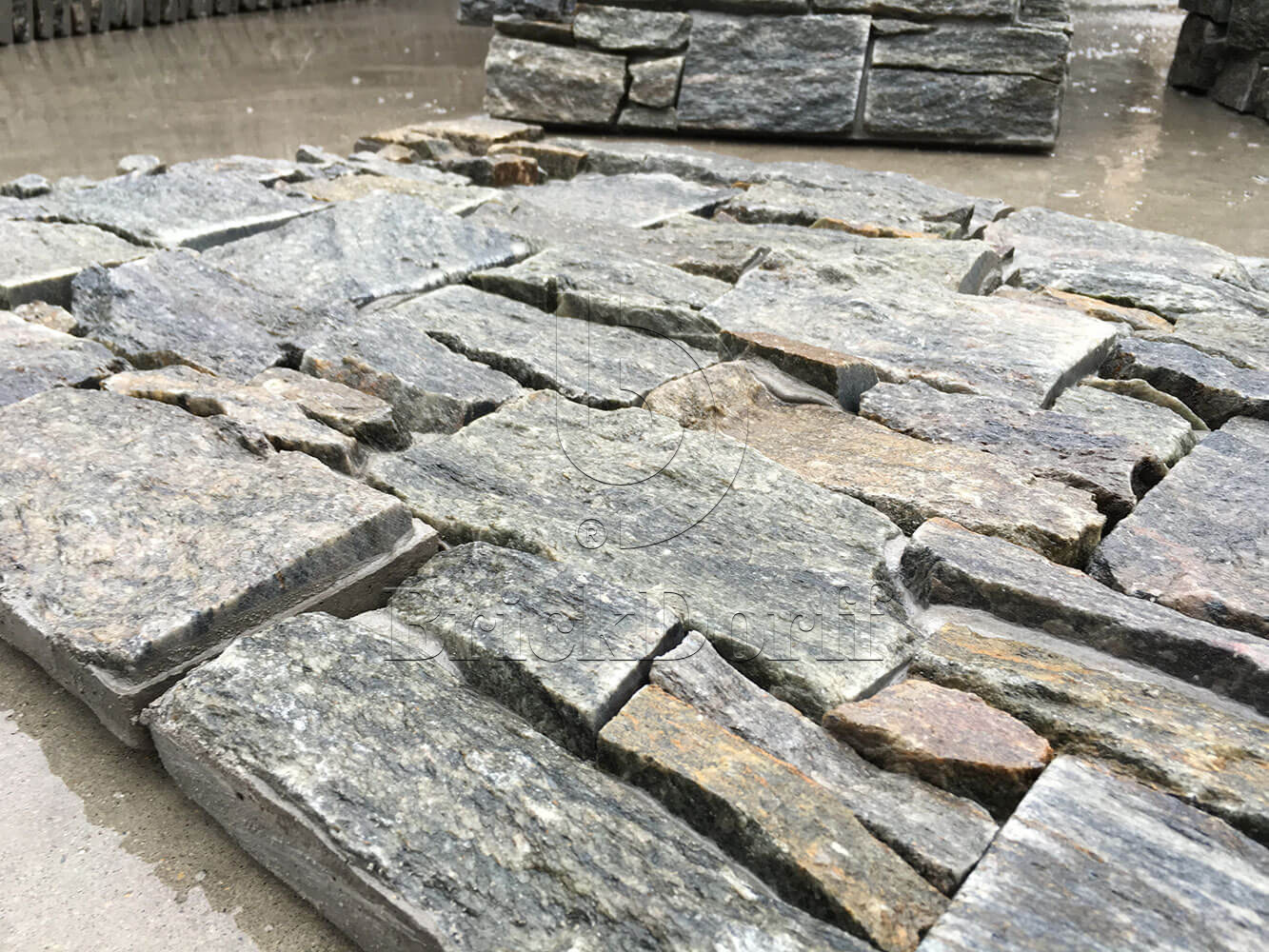 Камень грубый кварцит серо-зеленый 550*200*20\40 мм, натуральный камень для фасада и интерьера BD