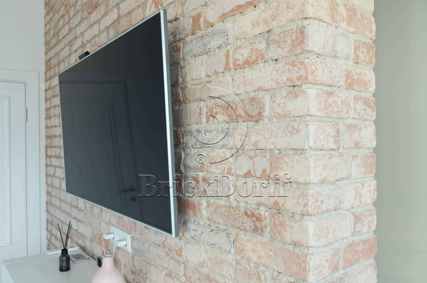 1 Скандинавский кирпич 250-260*60-70*15 мм, декоративный камень для фасада и интерьера Petra