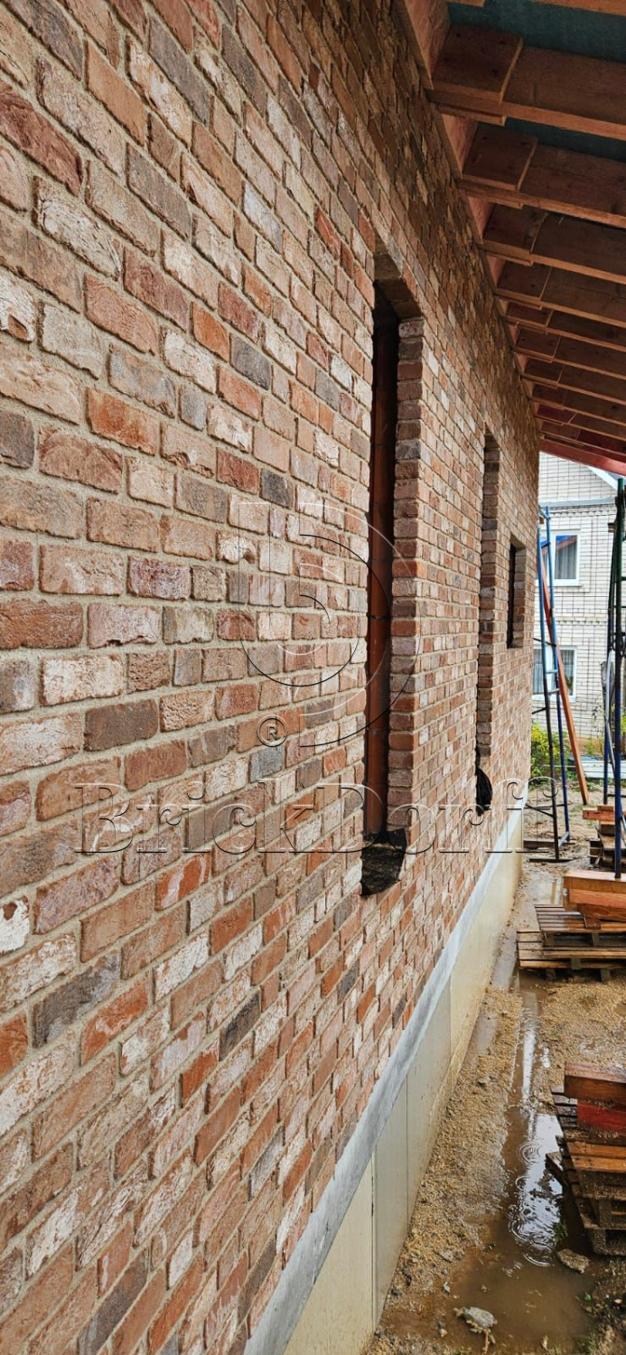 Галтованный итальянский кирпич ручной формовки Antic Line Virginia 215*50*65 мм S.Anselmo